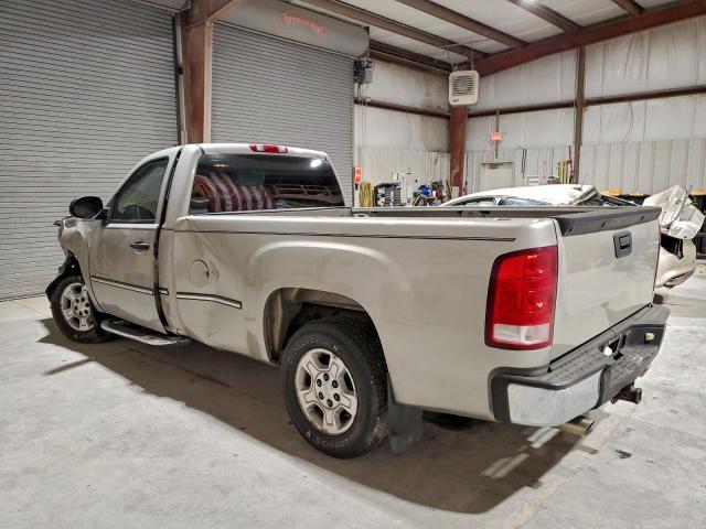 GMC Sierra C1500 Image 2
