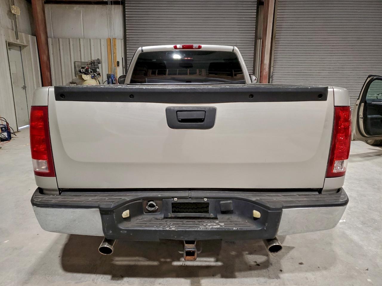 GMC Sierra C1500 Image 4