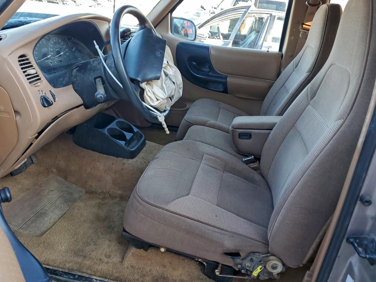 Mazda B Series Cab Plus Image 3