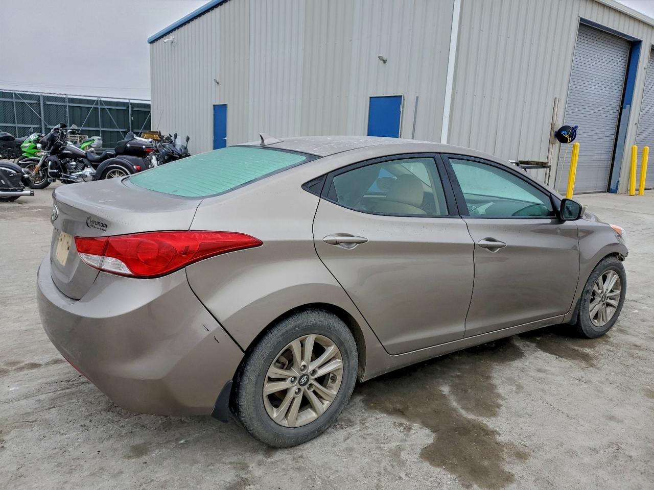 Hyundai ELANTRA Gls Image 3