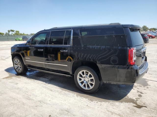 GMC Yukon Denali Image 14