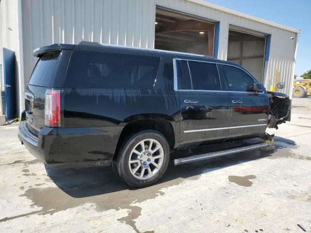 GMC Yukon Denali Image 8