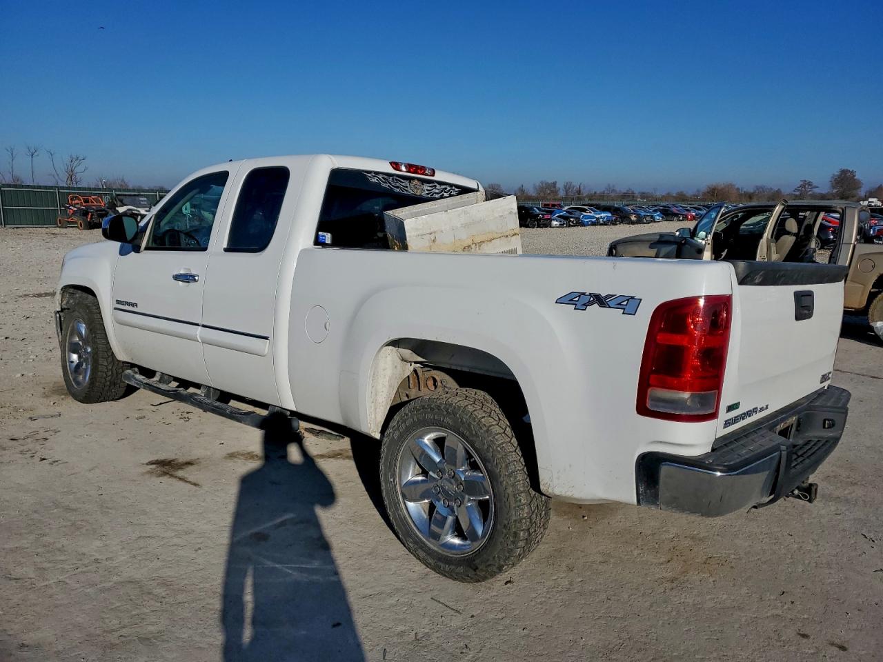 GMC Sierra K1500 Sle Image 2