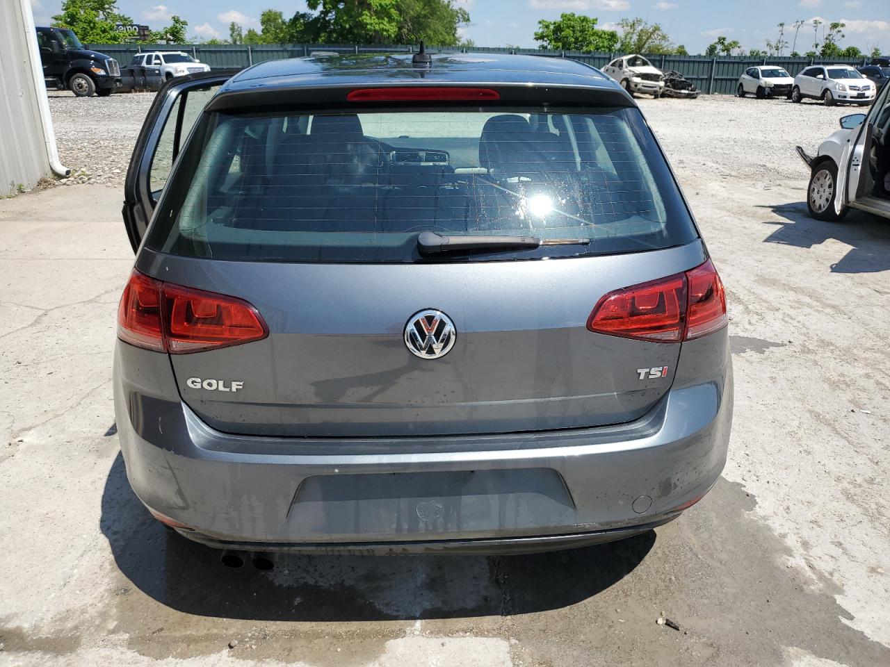 Volkswagen Golf S/se Image 5