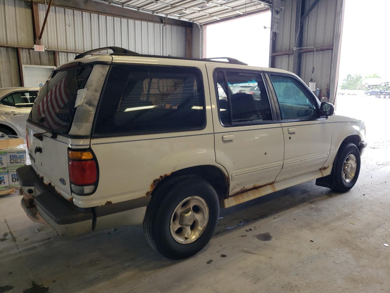 Ford Explorer Image 5