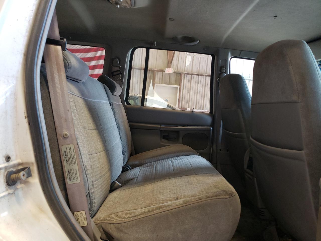 Ford Explorer Image 10