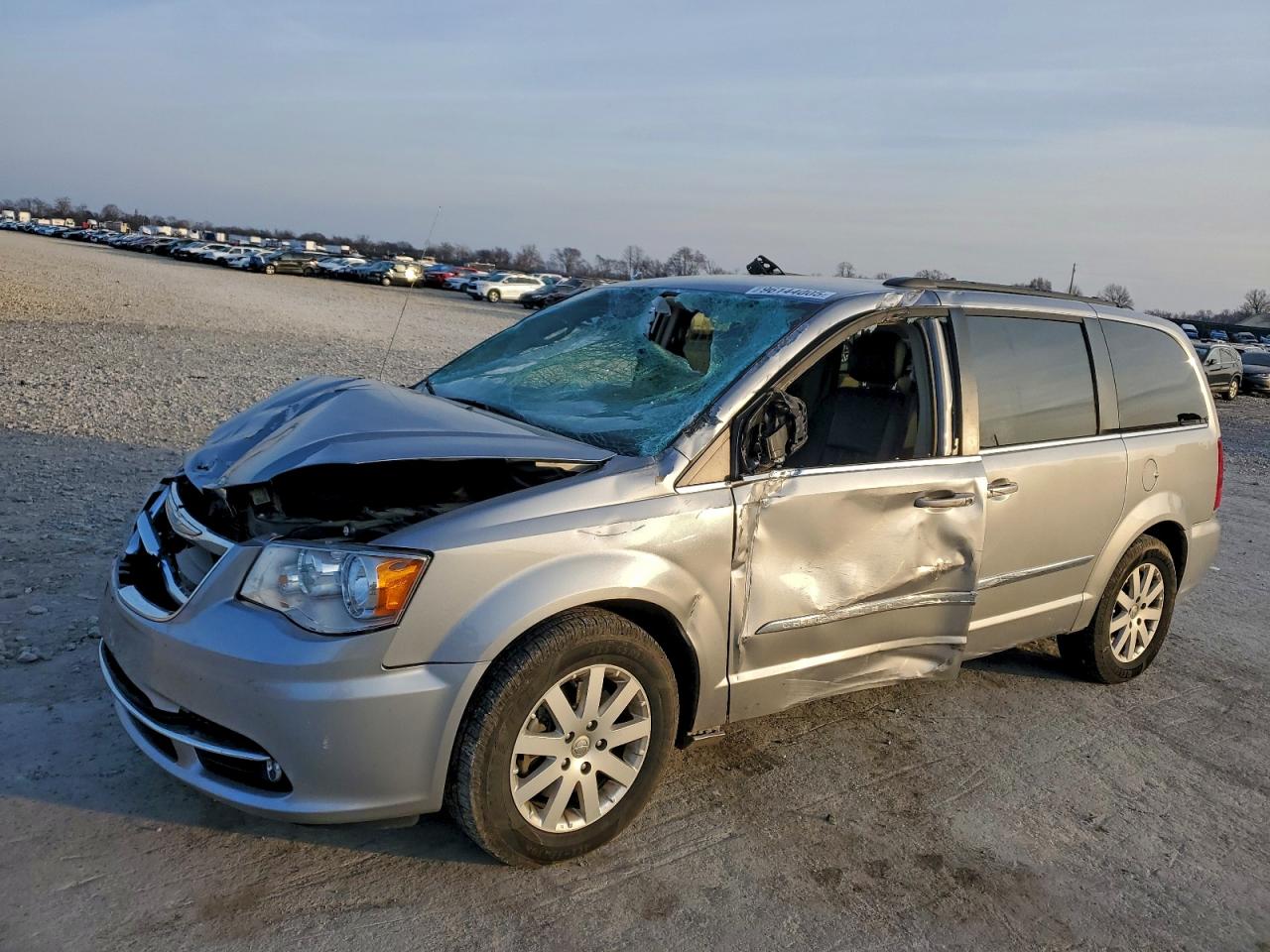 Chrysler Minivan Touring Image 1