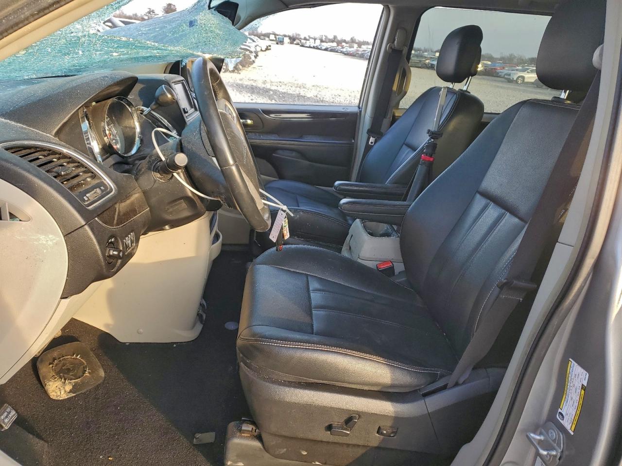 Chrysler Minivan Touring Image 6