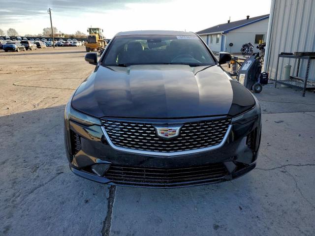 Cadillac CT4 Luxury Image 3