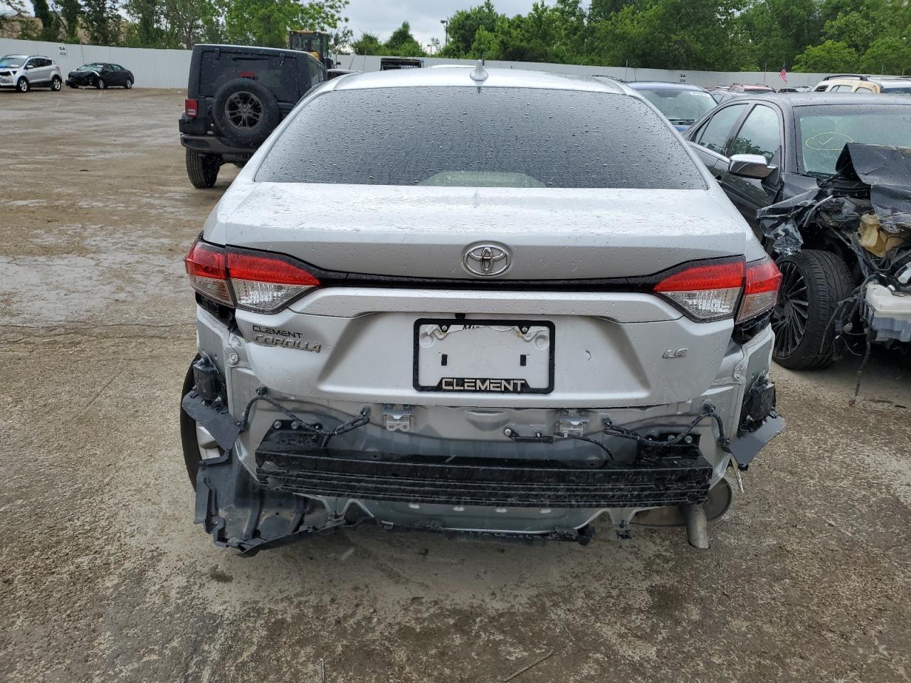 Toyota Corolla Le Image 9