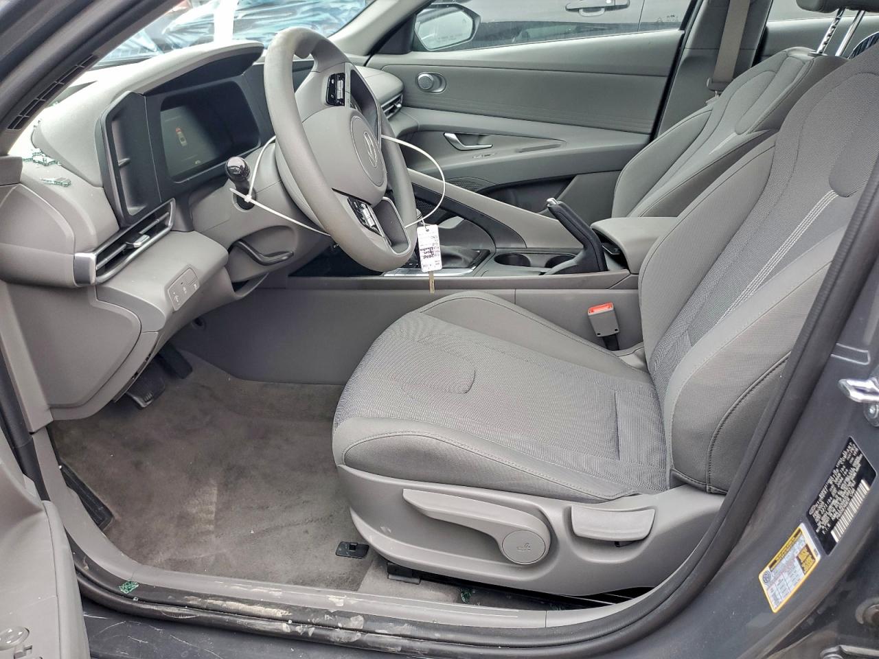 Hyundai ELANTRA Se Image 2