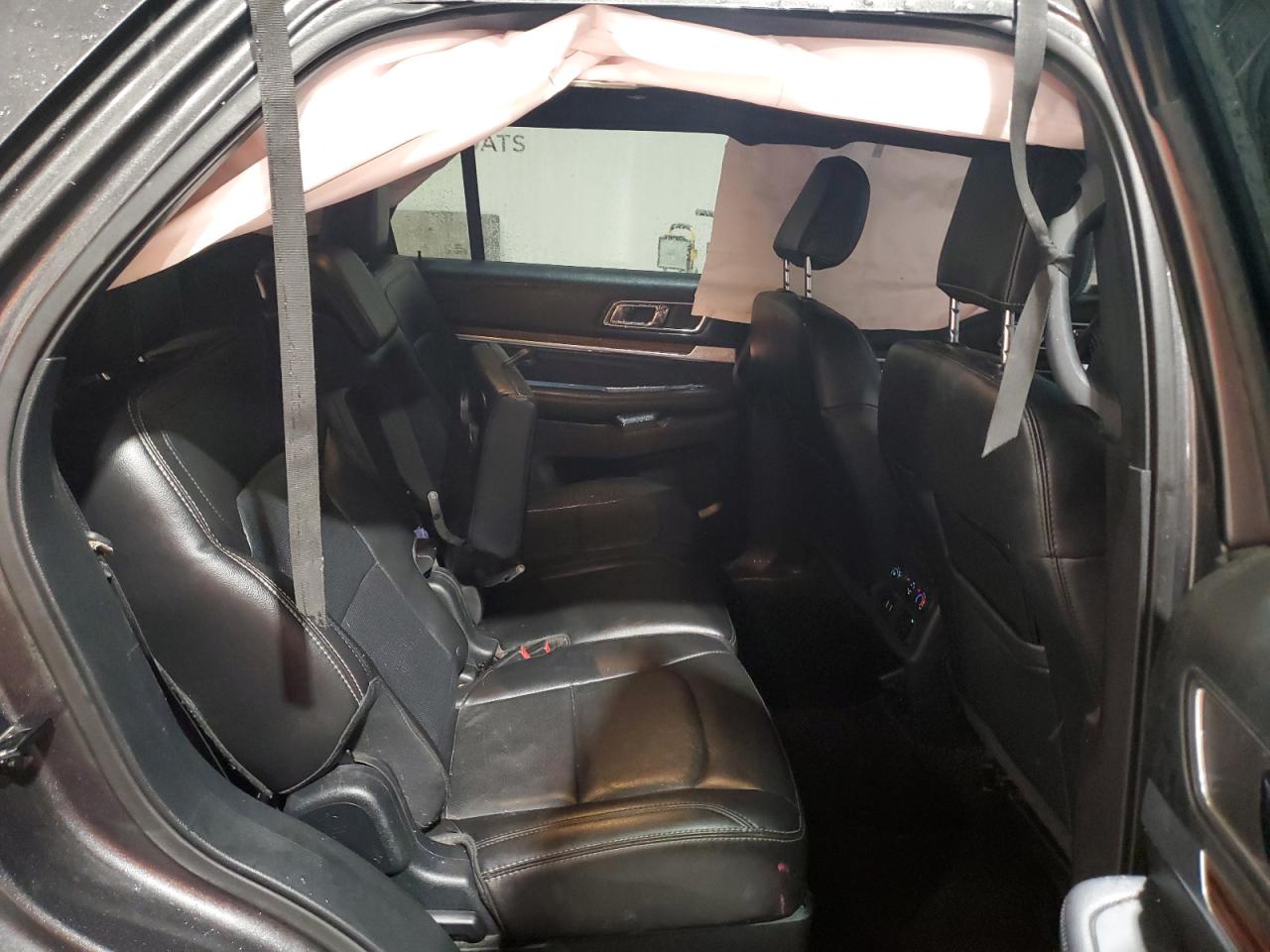 Ford Explorer Limited Image 7