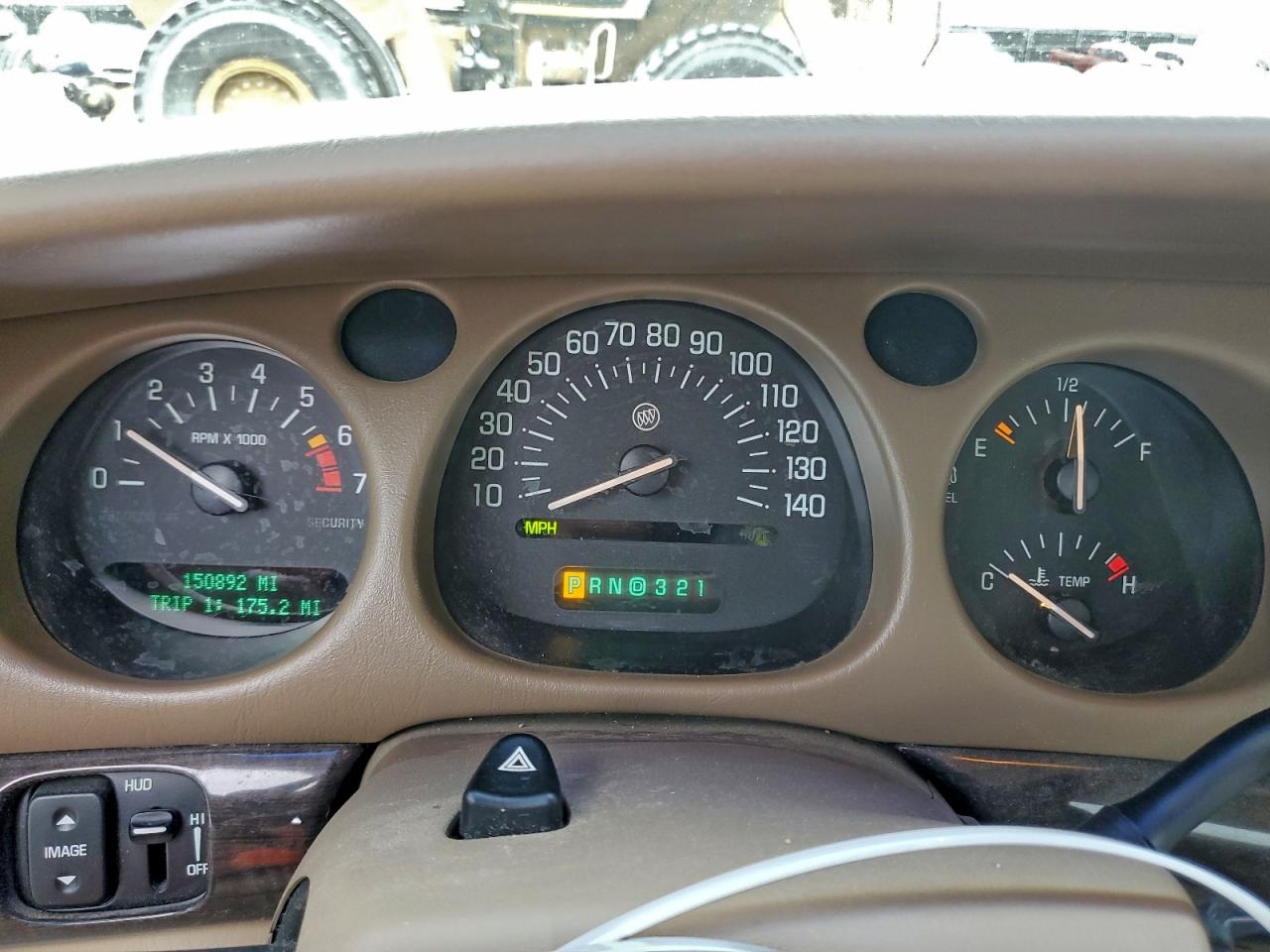 Buick LeSabre Limited Image 6