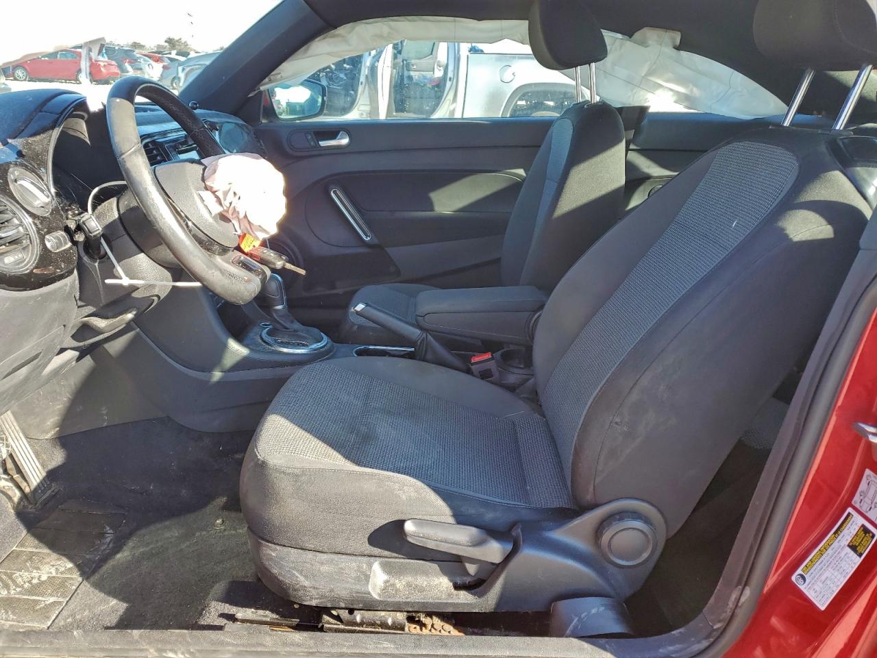 Volkswagen Beetle S Image 6