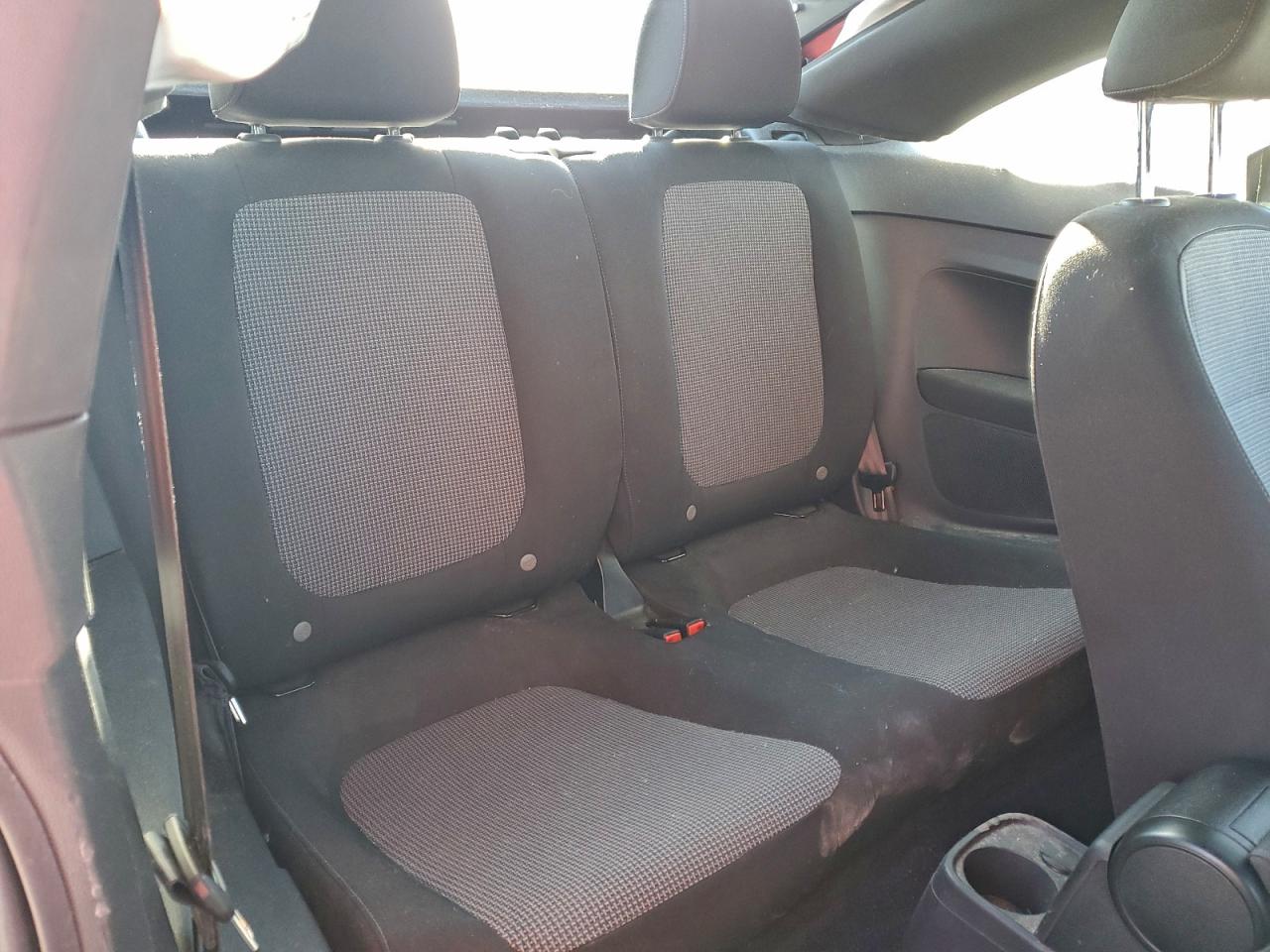 Volkswagen Beetle S Image 8