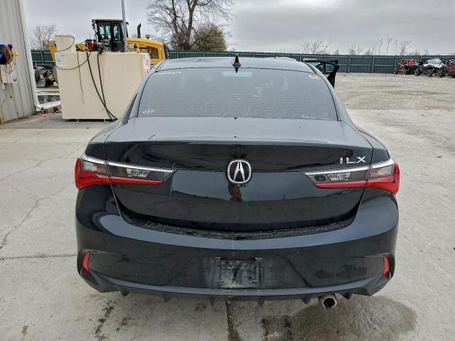 Acura ILX Image 8