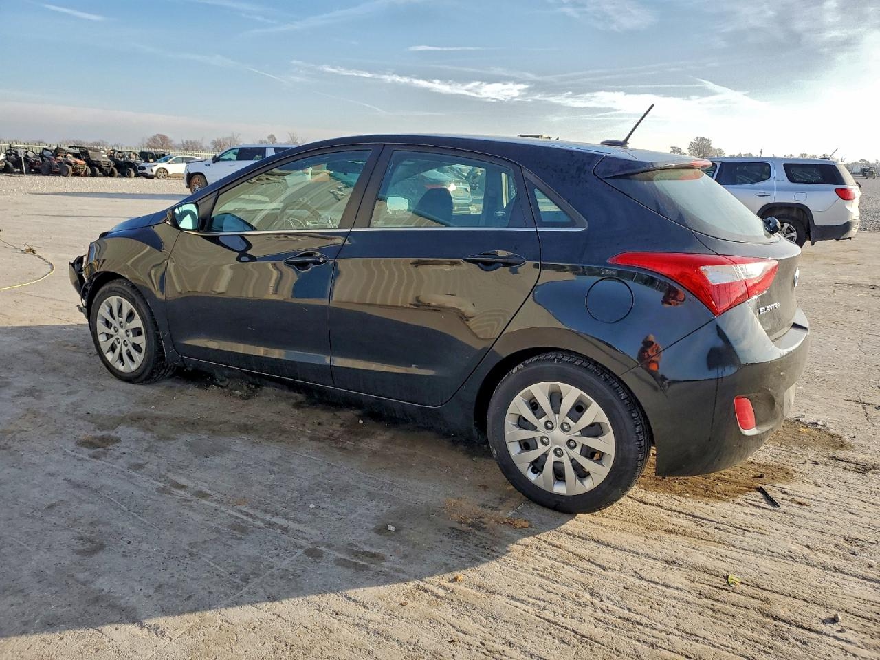 Hyundai ELANTRA Image 10