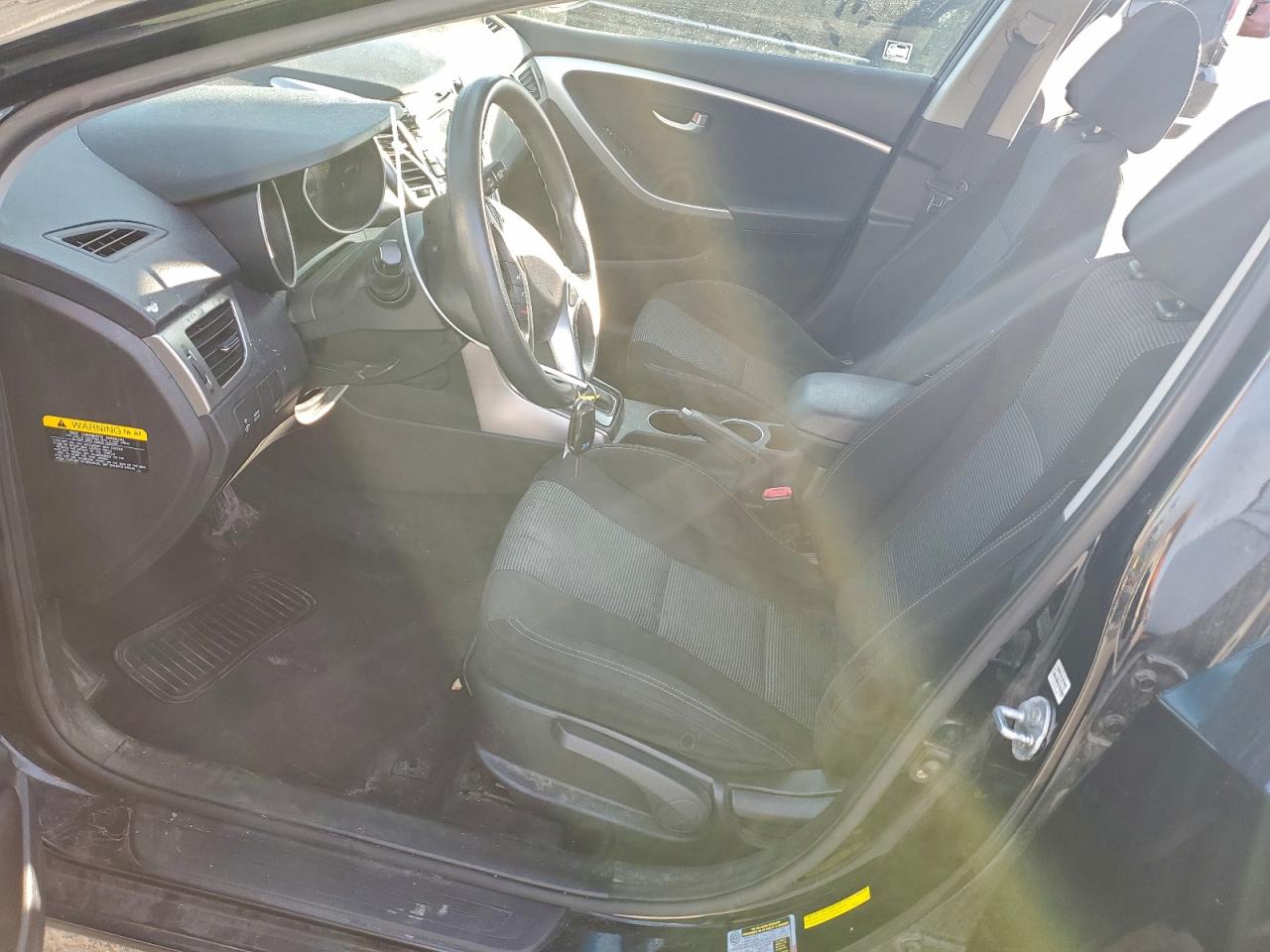 Hyundai ELANTRA Image 8