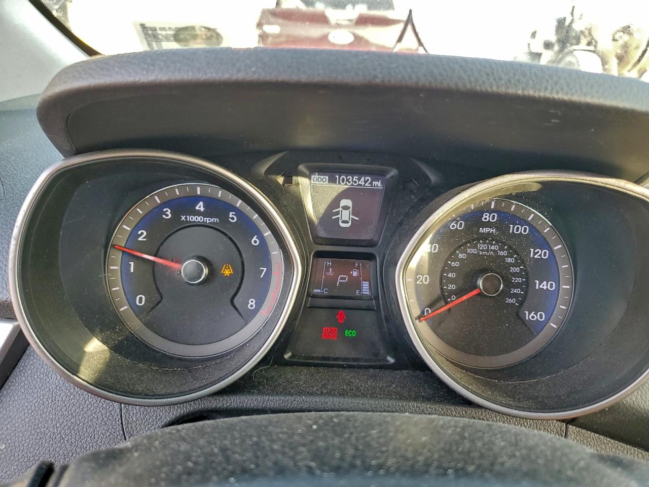 Hyundai ELANTRA Image 2