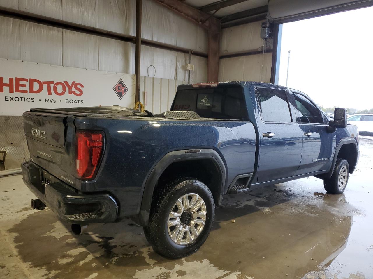 GMC Sierra K2500 Denali Image 3