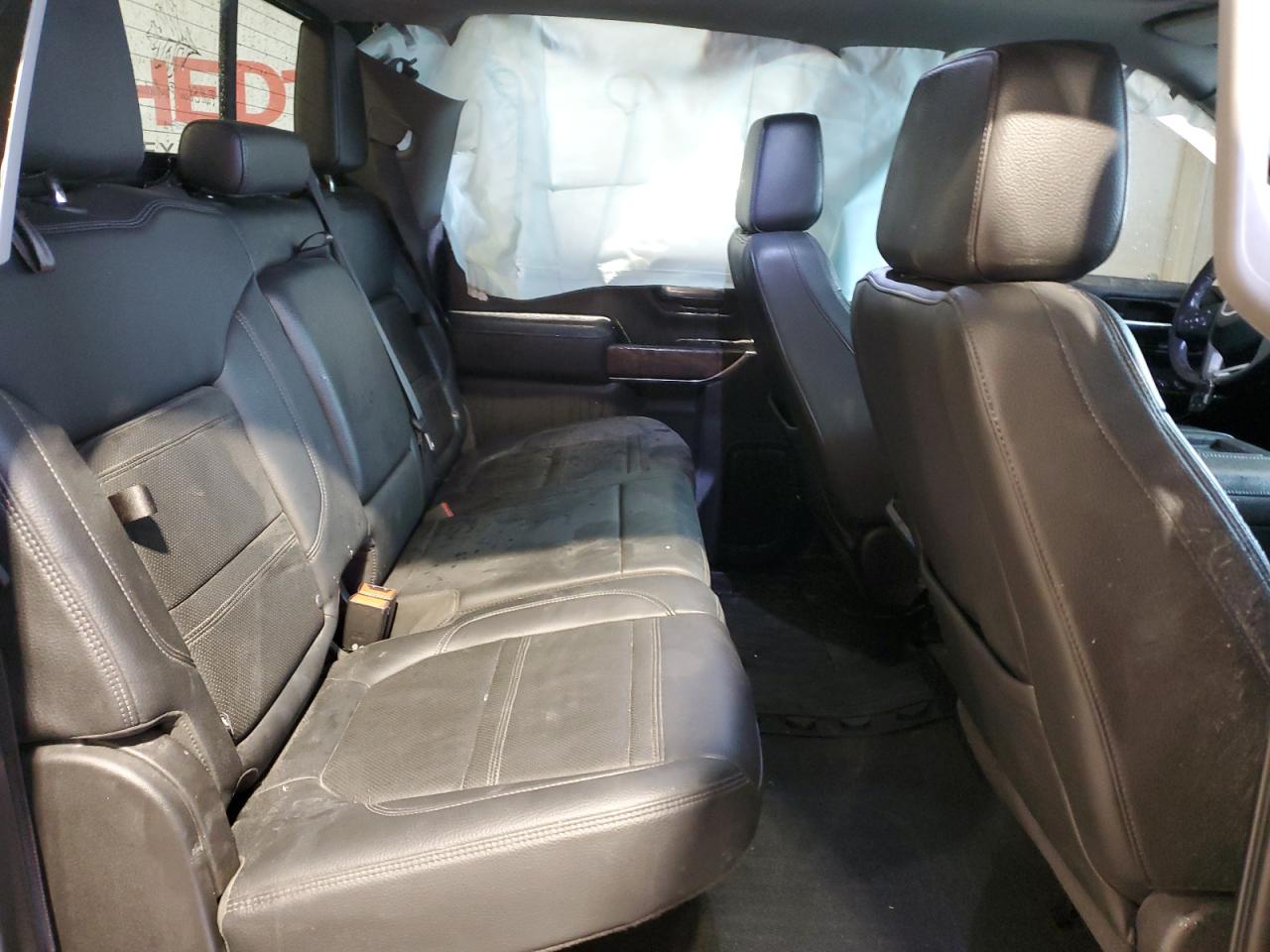 GMC Sierra K2500 Denali Image 6