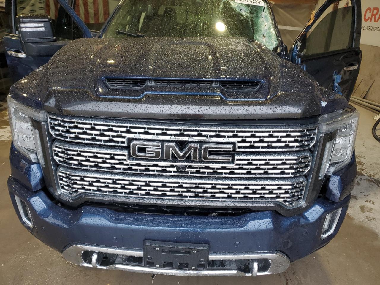 GMC Sierra K2500 Denali Image 11