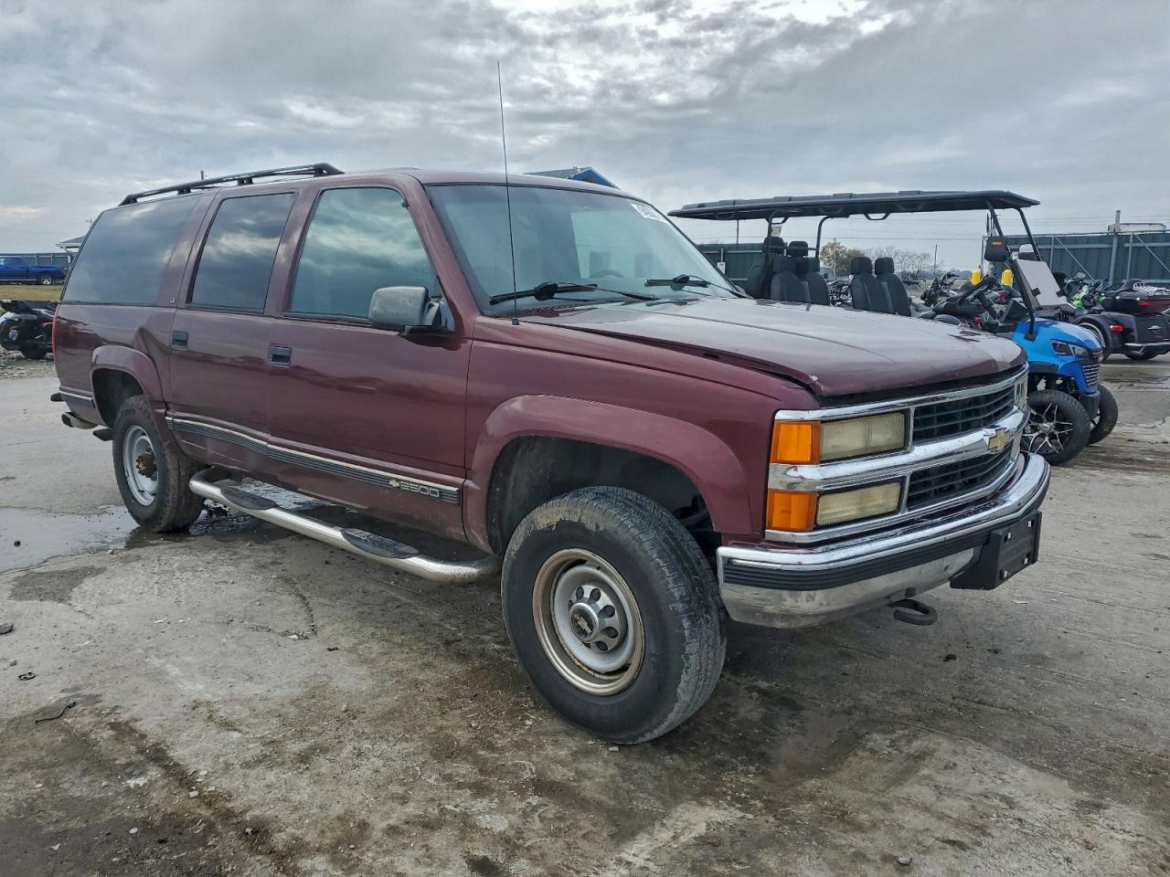 Chevrolet Suburban K2500 Image 7