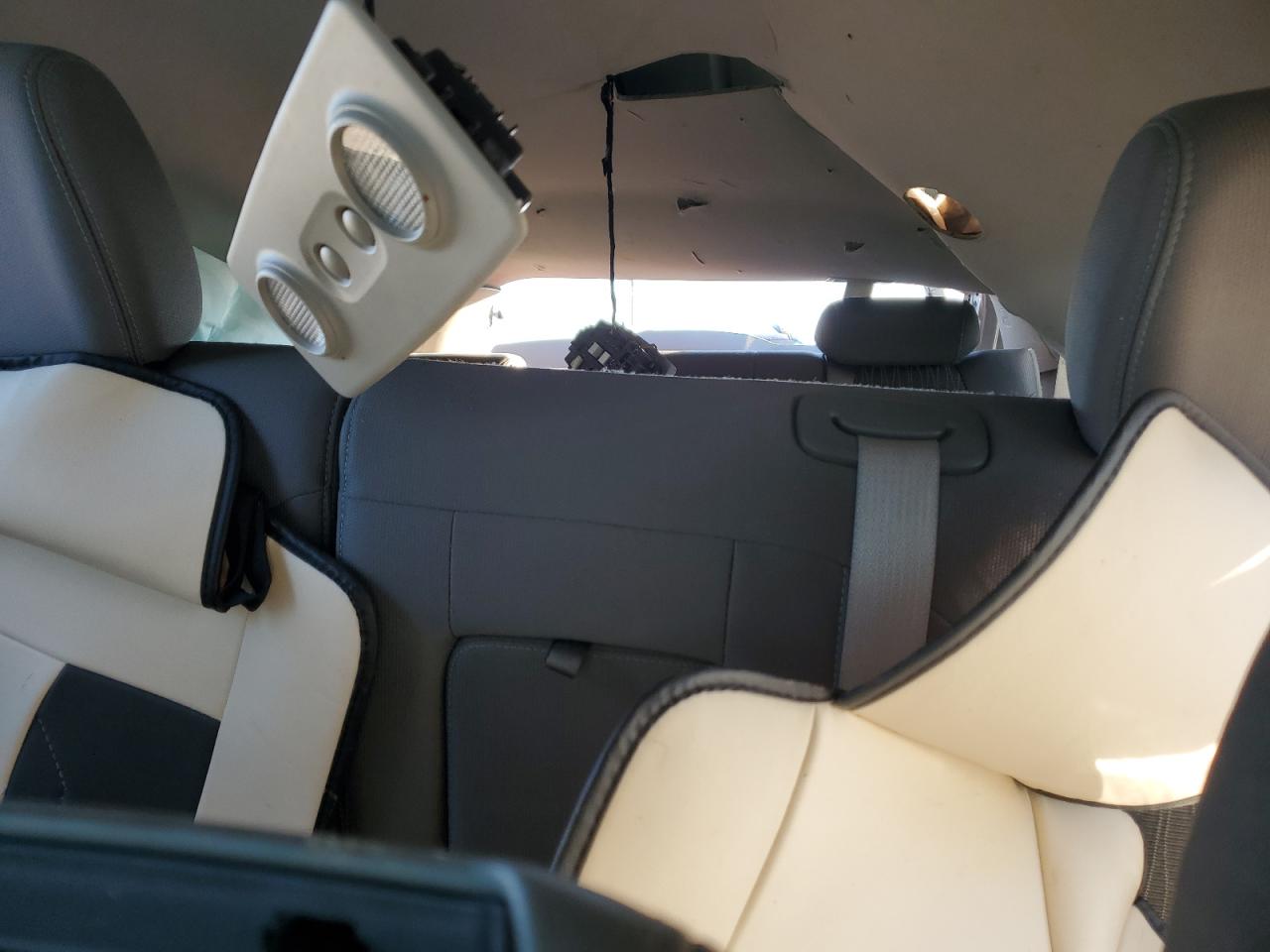 Chevrolet Traverse Ls Image 8