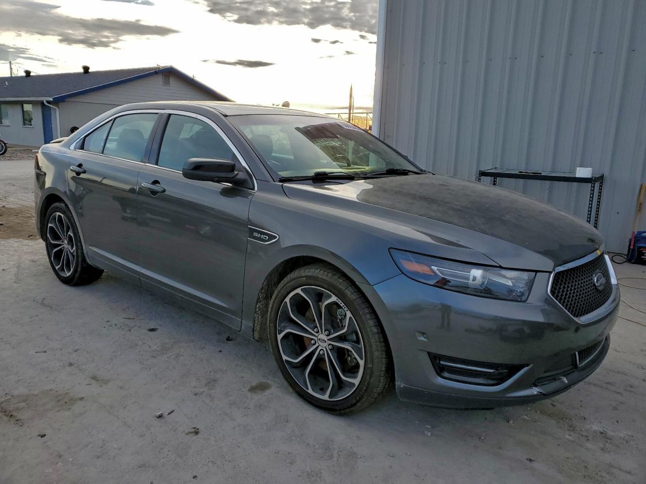 Ford Taurus Sho Image 7