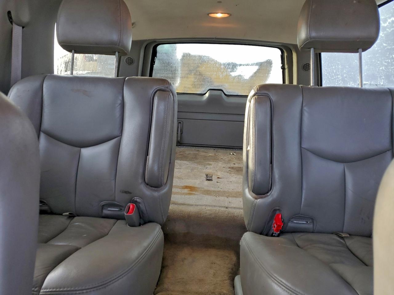 Chevrolet Suburban K1500 Image 9