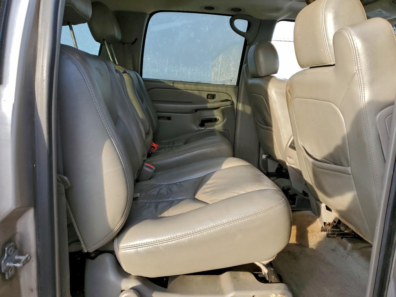 Chevrolet Suburban K1500 Image 11