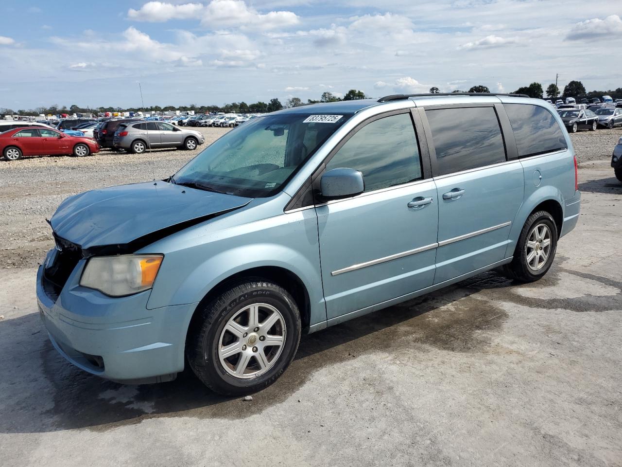 Chrysler Minivan Touring Image 1