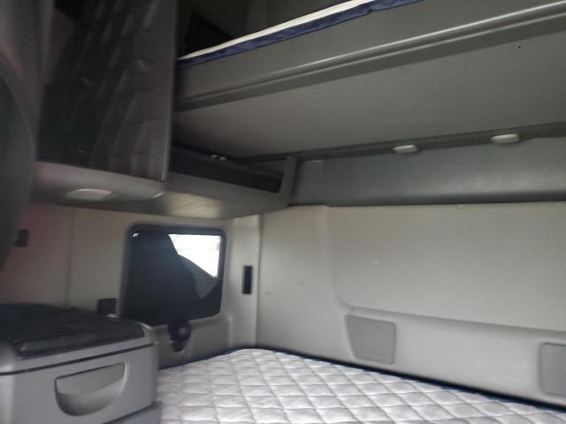 International Lt625 Image 3