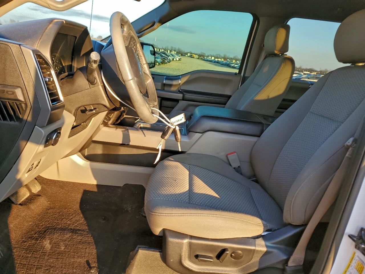 Ford F-150 Supercrew Image 10