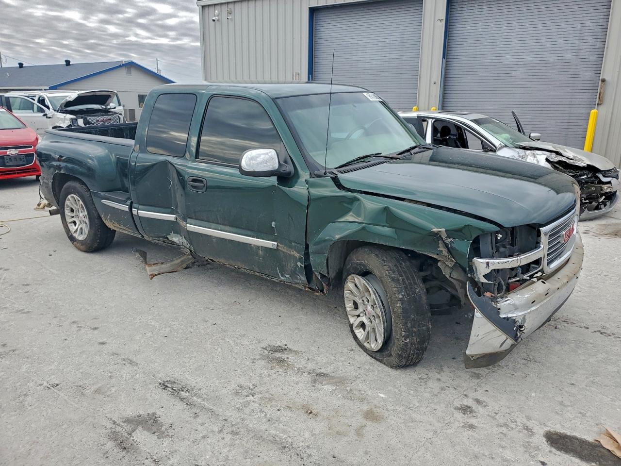 GMC Sierra C1500 Image 2