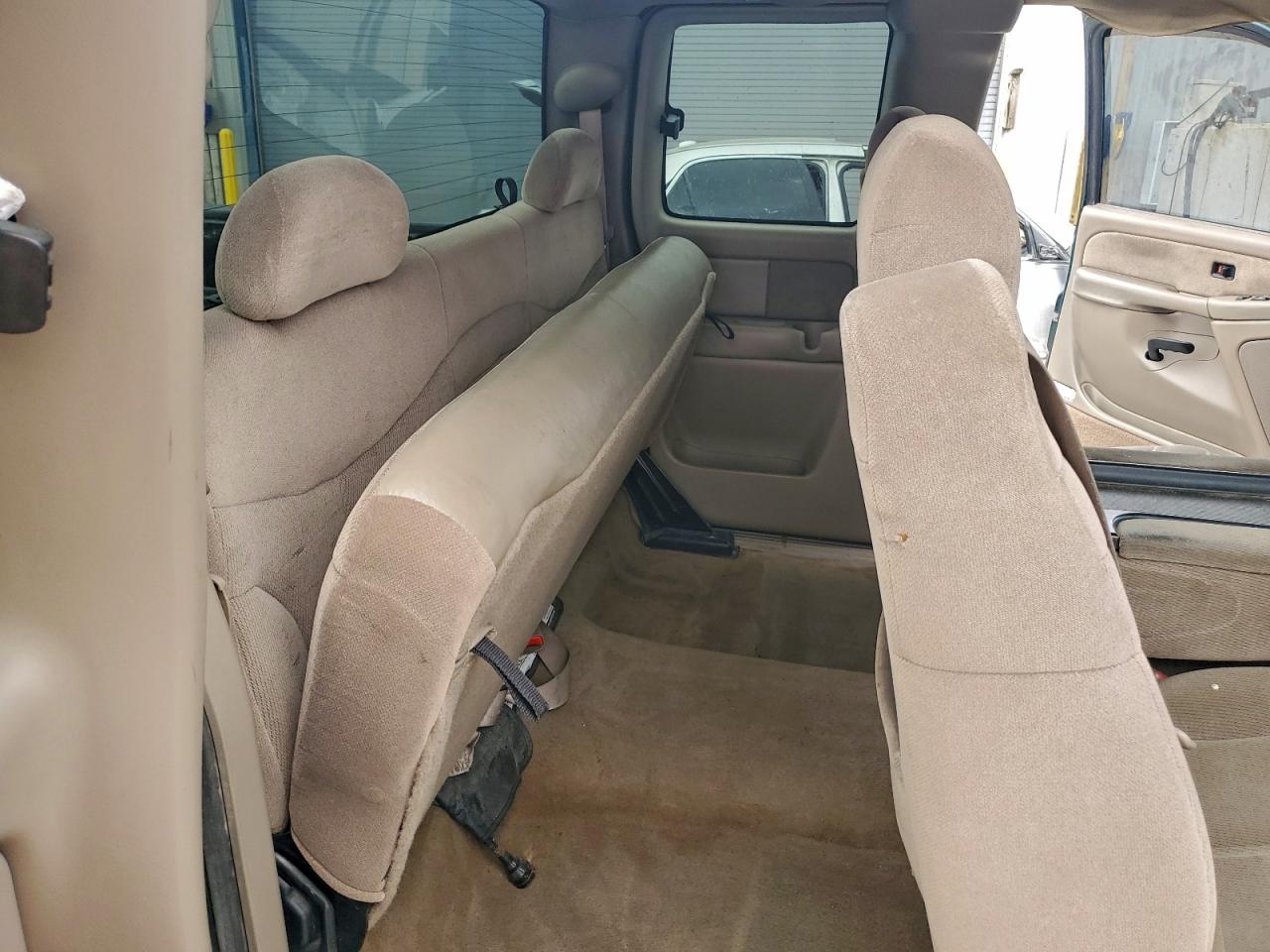 GMC Sierra C1500 Image 9