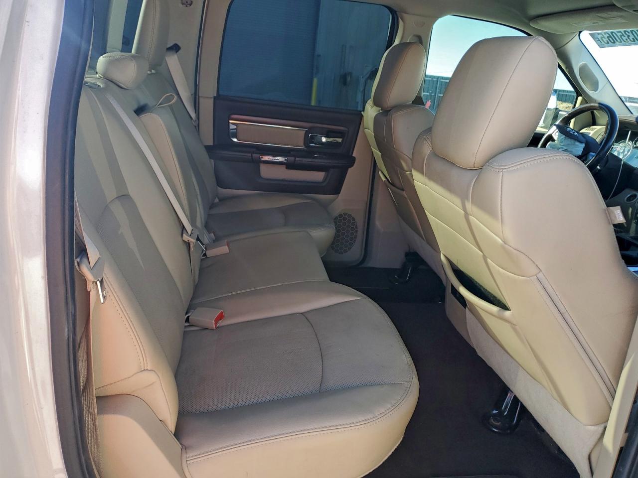 Ram 1500 Laramie Image 11