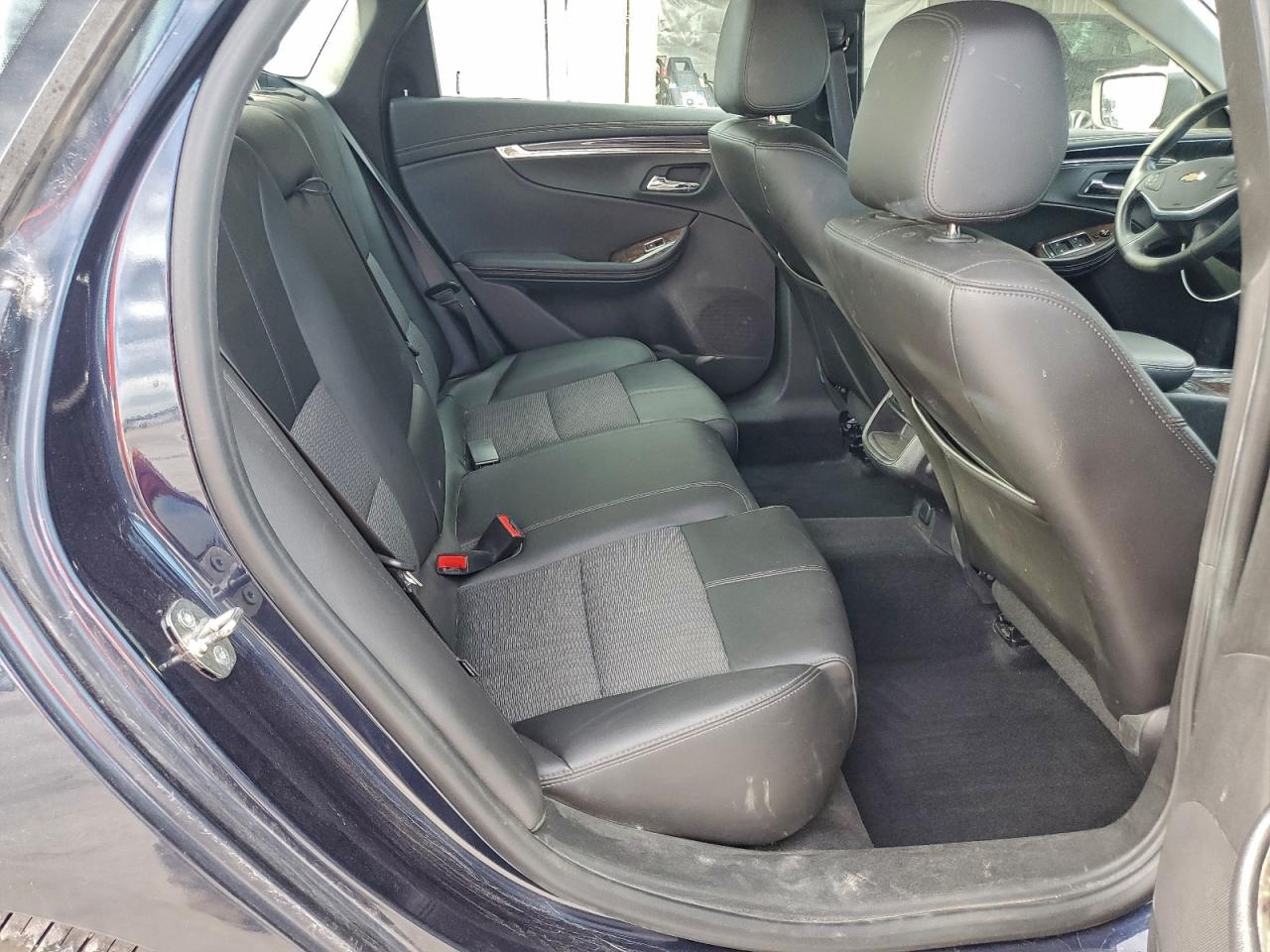 Chevrolet Impala Lt Image 8