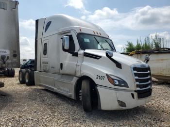  Salvage Freightliner Cascadia
