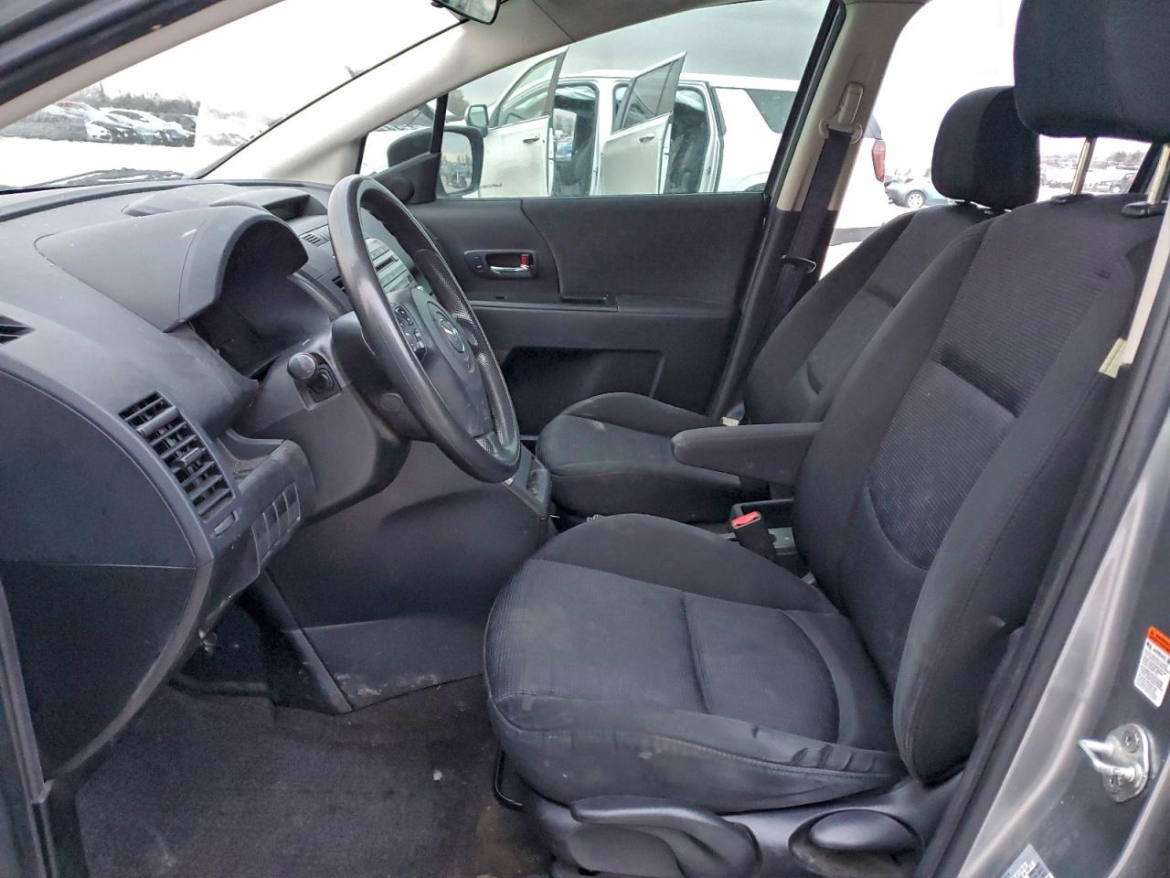 Mazda Mazda5 Image 11